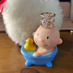 New gold crystal ring 💍 size 8